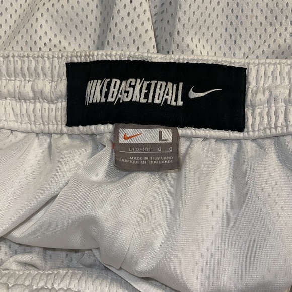 Large Youth Nike Basketball Shorts (Sz 12-14) - Picture 4 of 5